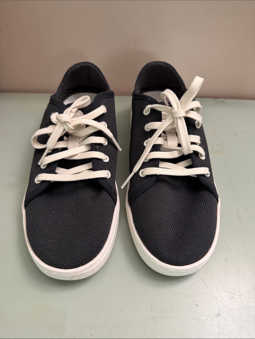 Olukai Lace-Up black Sneakers with White Laces 7.5